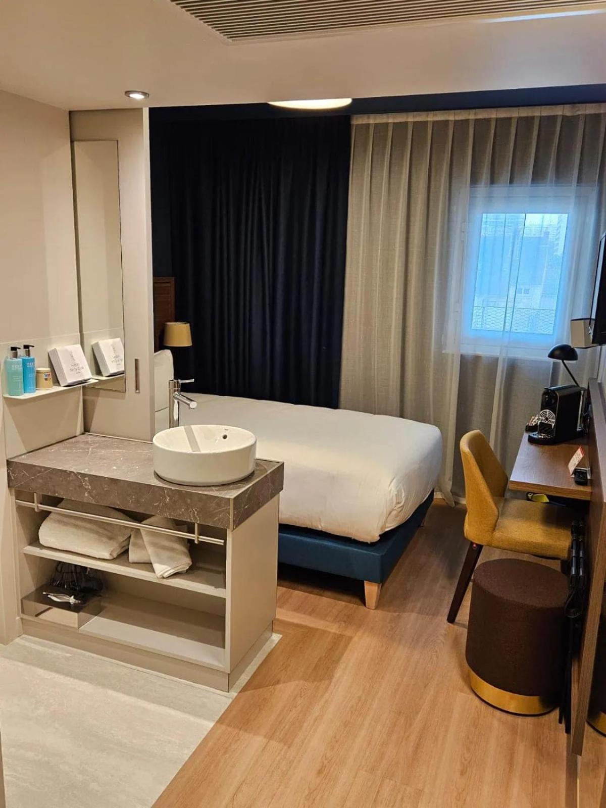 Hotel De La Cite Нант Экстерьер фото